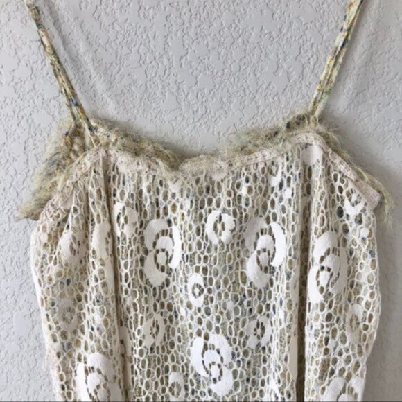 Daytrip Floral Crochet Overlay Tank Top L - Picture 6 of 7